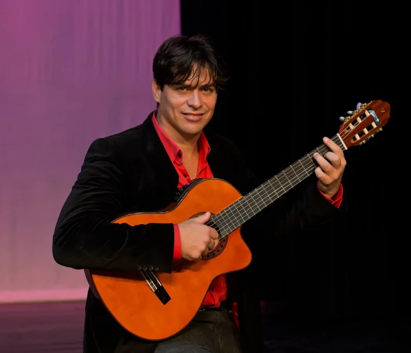Angelo Koolman Live Musician at JOIA Aruba by Iberostar